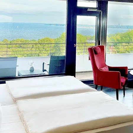 Plaza Premium Timmendorfer Hotel