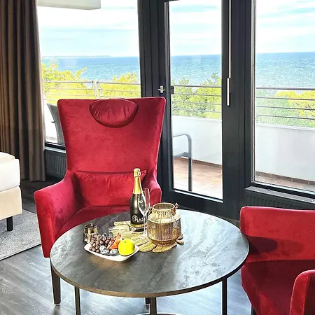 Hotel Plaza Premium Timmendorfer 4*