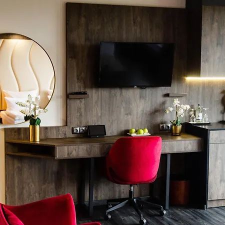 Plaza Premium Timmendorfer Otel 4*