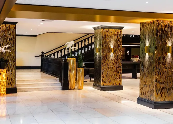 Plaza Premium Timmendorfer فندق 4*