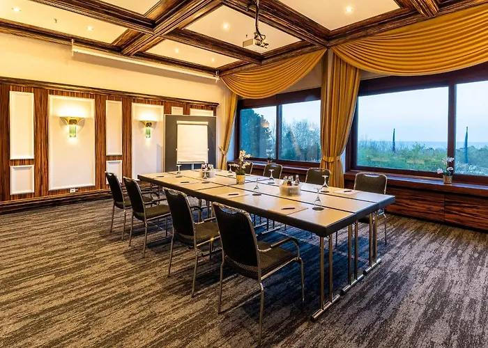 Plaza Premium Timmendorfer تيميندورفير ستراند